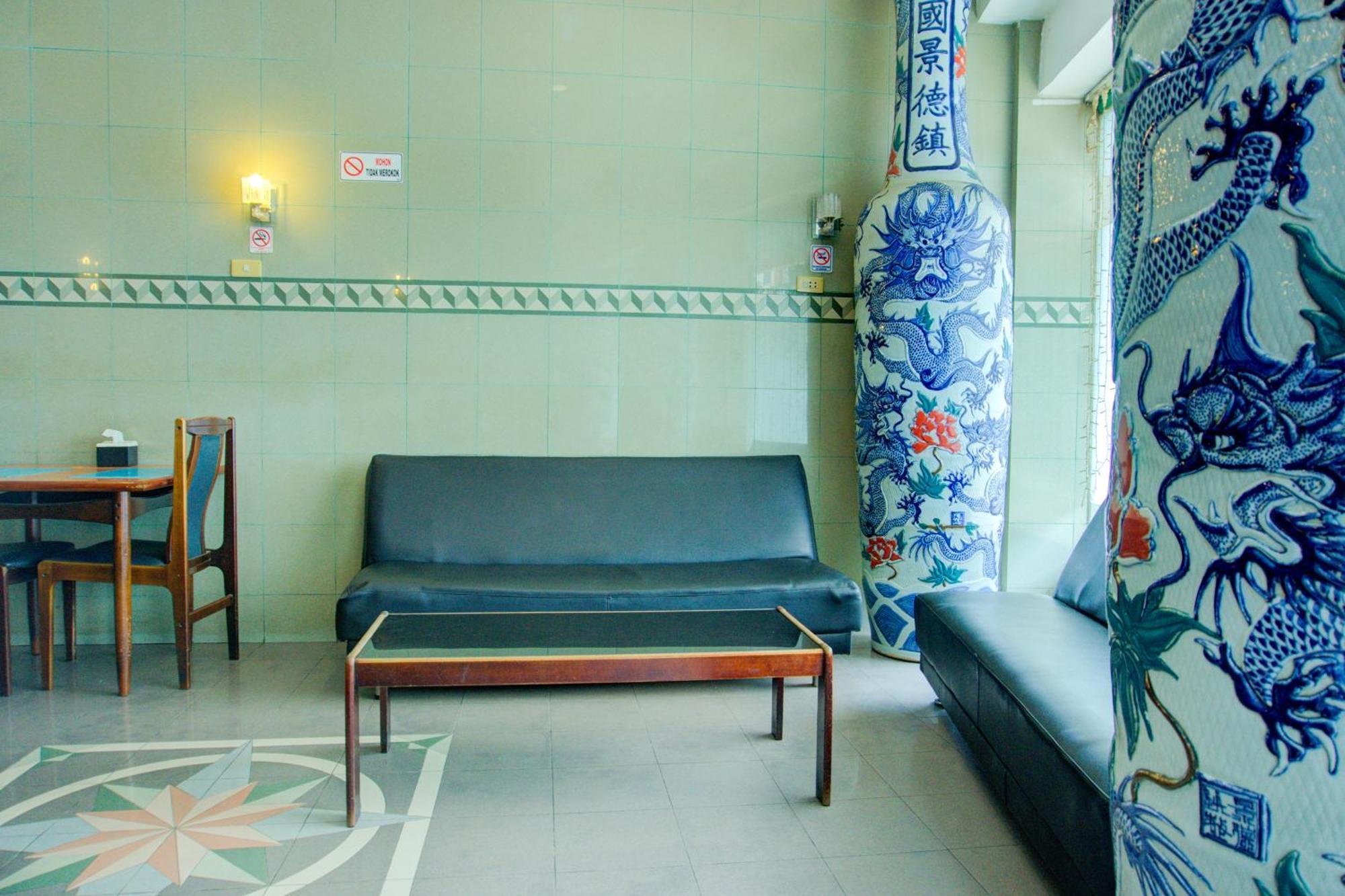 Townhouse Oak Palembang Near Jembatan Ampera Formerly Azzura Hotel Exteriér fotografie